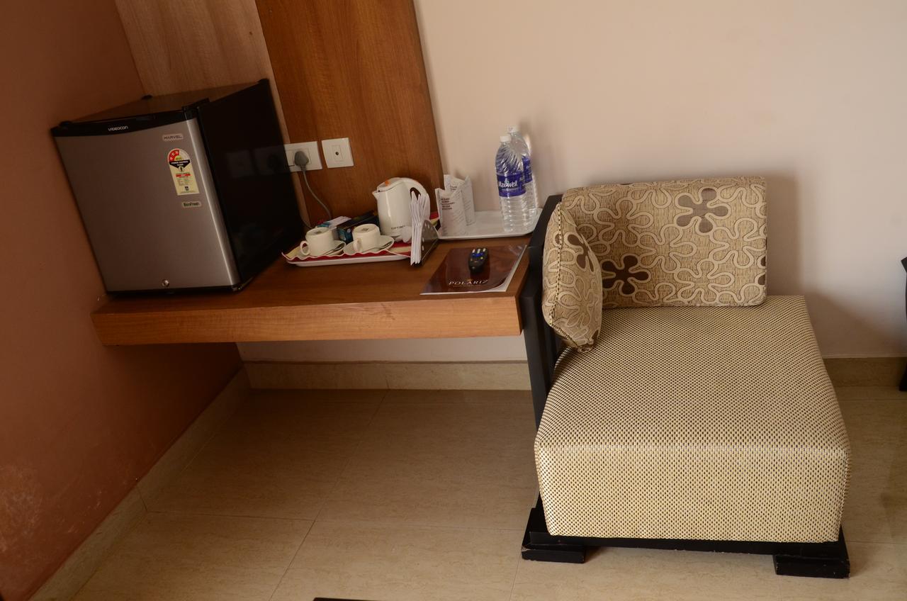 Hotel Polariz Parassinikkadavu Bagian luar foto